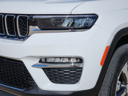 Used 2024 Jeep Grand Cherokee Limited 4xe w/ Trailer Tow Package image 10