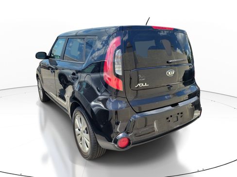 Used 2016 Kia Soul + FWD image 4