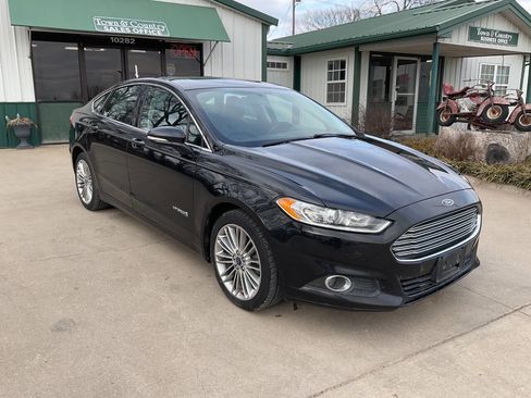 Used 2014 Ford Fusion SE w/ Equipment Group 502A image 3