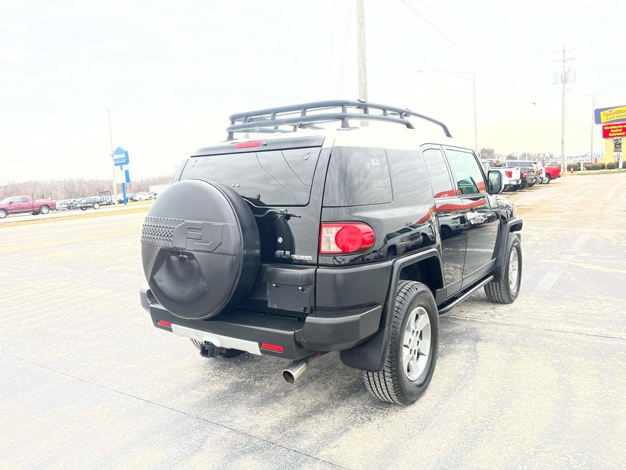 Used 2011 Toyota FJ Cruiser 4WD w/ Convenience Pkg image 3