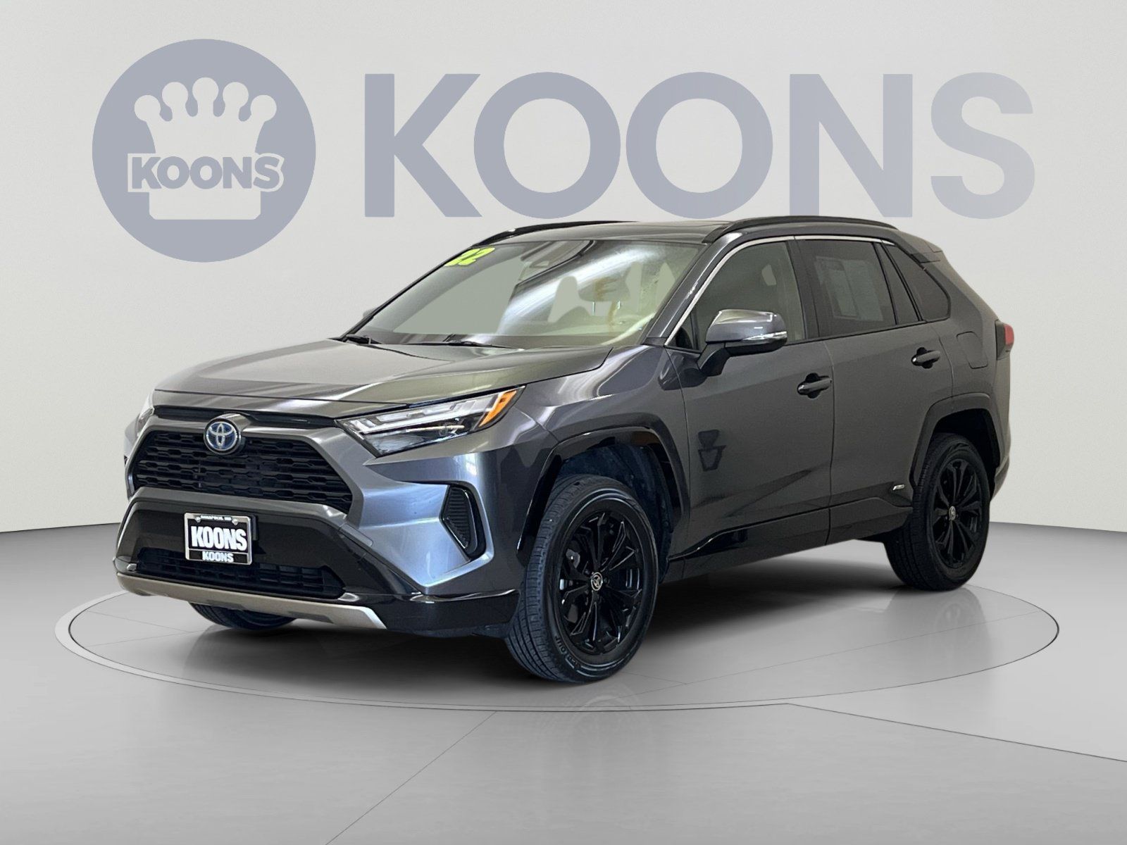 Used 2022 Toyota RAV4 SE w/ Convenience Package AWD/4WD image 4