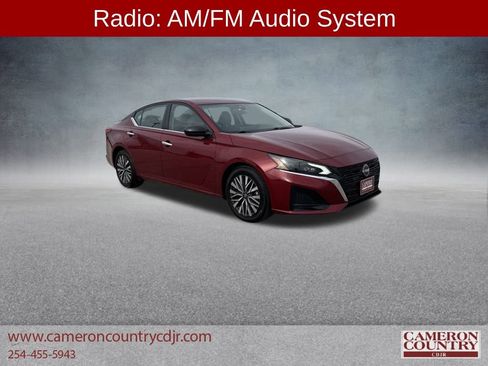 Used 2024 Nissan Altima 2.5 SV image 1