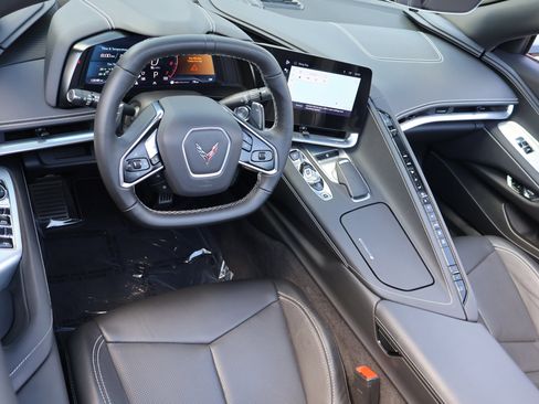 Used 2024 Chevrolet Corvette Stingray Convertible w/ 1LT image 17