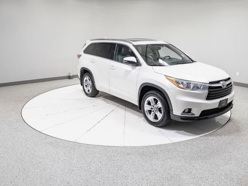 Used 2016 Toyota Highlander Limited Platinum AWD/4WD image 34