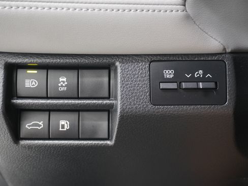 Used 2019 Toyota Avalon XSE w/ All Weather Liner Package FWD image 24