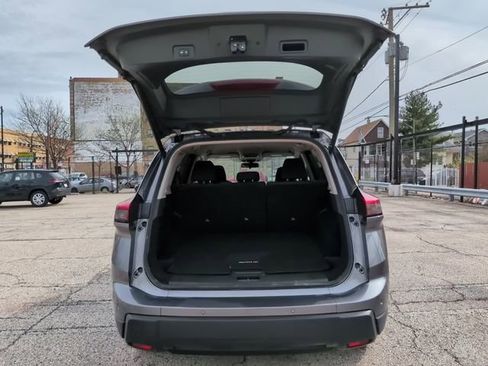 Used 2024 Nissan Rogue SV AWD/4WD image 12