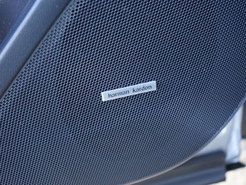 Used 2020 Subaru Forester Limited image 12