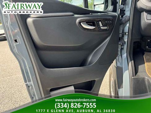 Used 2022 Mercedes-Benz Sprinter 2500 image 34