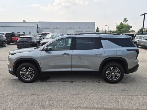 Used 2026 Chevrolet Traverse LT w/ Driver Confidence Package AWD/4WD image 9