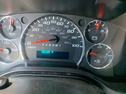 Used 2022 Chevrolet Express 2500 w/ Driver Convenience Package RWD image 9