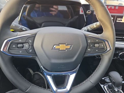 New 2025 Chevrolet Trax LT w/ LT Convenience Package image 15