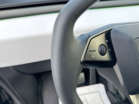 Used 2024 Tesla Cybertruck AWD Crew Cab image 17