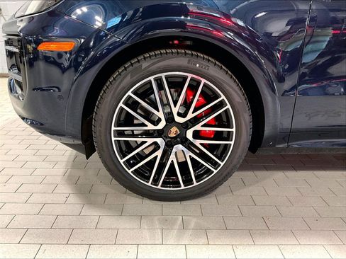 New 2026 Porsche Cayenne GTS image 13