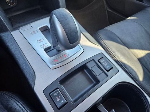 Used 2012 Subaru Outback 3.6R Limited w/ Moonroof Pkg image 12