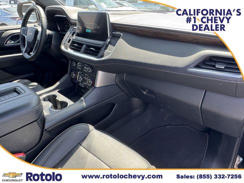 Used 2023 Chevrolet Suburban Premier AWD/4WD image 7