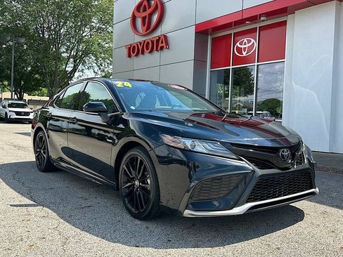 Used 2024 Toyota Camry XSE FWD image 7