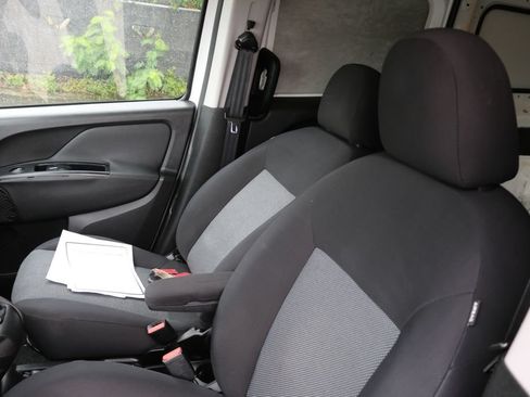 Used 2015 RAM ProMaster City Tradesman FWD image 11