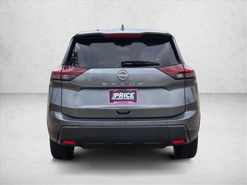 Used 2025 Nissan Rogue SV FWD image 7