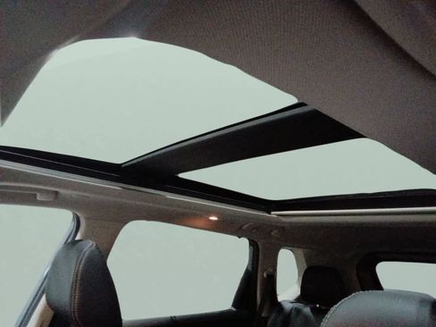 Used 2024 Nissan Rogue SL w/ SL Premium Package image 18