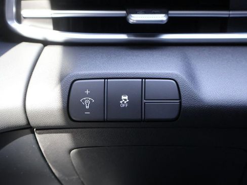 New 2026 Hyundai Elantra Limited image 32