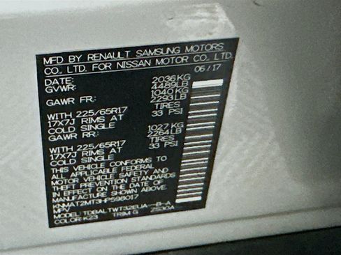 Used 2017 Nissan Rogue SV w/ SV Premium Package image 12