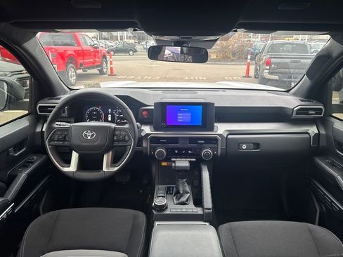 Used 2025 Toyota 4Runner TRD Off-Road image 10