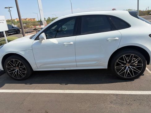 Used 2023 Porsche Macan AWD/4WD image 4