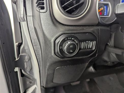 Used 2021 Jeep Gladiator Sport image 20