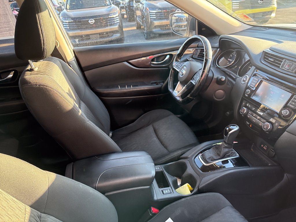 Used 2020 Nissan Rogue SV AWD/4WD image 4