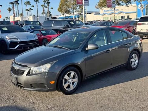 Used 2013 Chevrolet Cruze LT FWD image 2