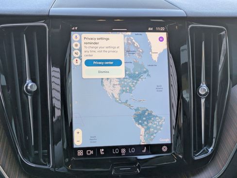 Used 2023 Volvo XC60 B5 Plus image 23