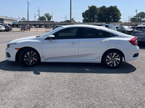 Used 2018 Honda Civic EX image 5
