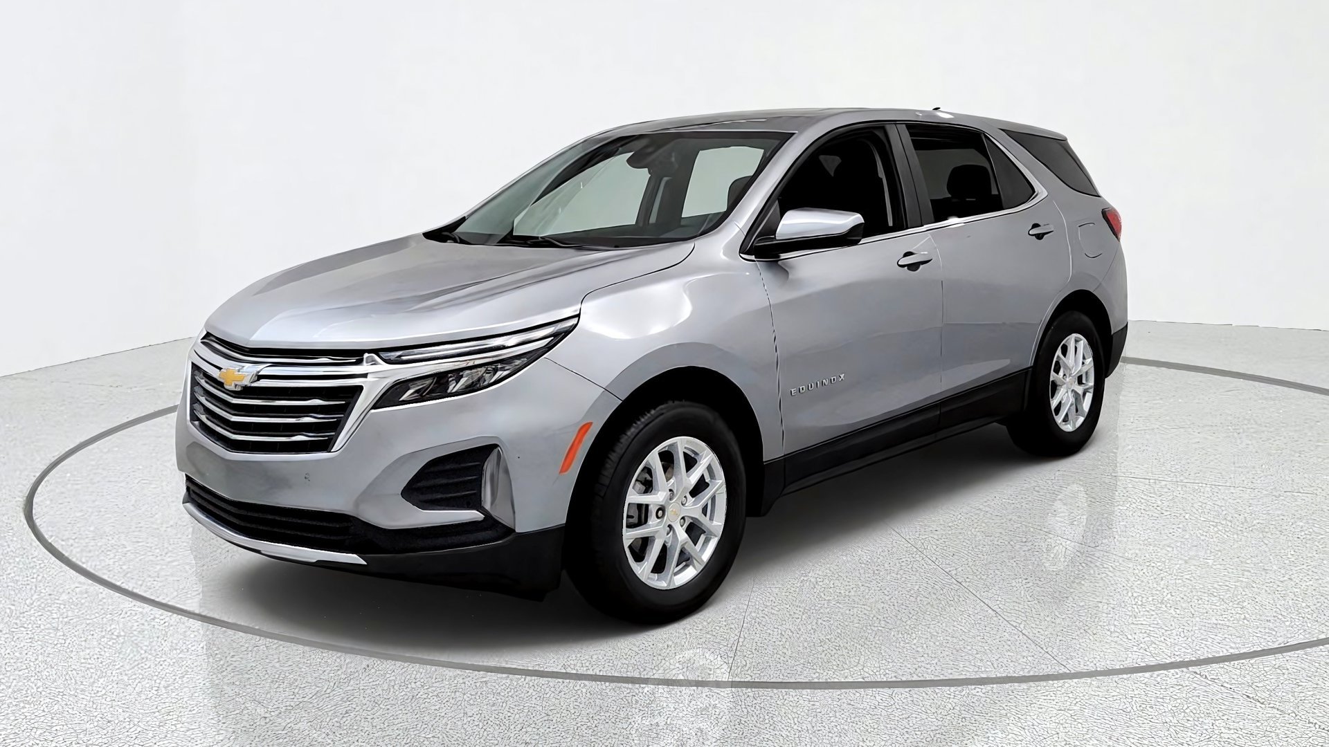 Used 2024 Chevrolet Equinox LT w/ LPO, Floor Liner Package AWD/4WD image 1