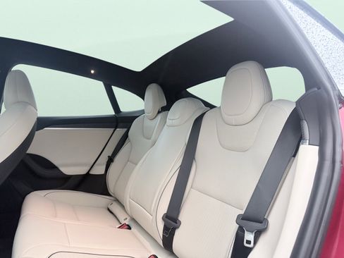 Used 2023 Tesla Model S Plaid image 40