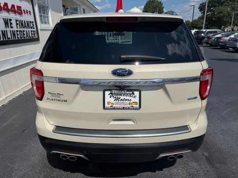 Used 2018 Ford Explorer Platinum AWD/4WD image 6