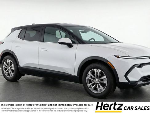 Used 2025 Chevrolet Equinox LT FWD image 1