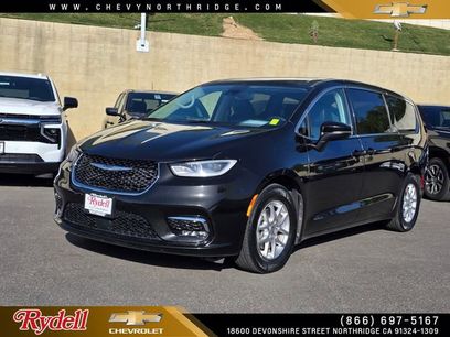 Used 2023 Chrysler Pacifica Touring-L