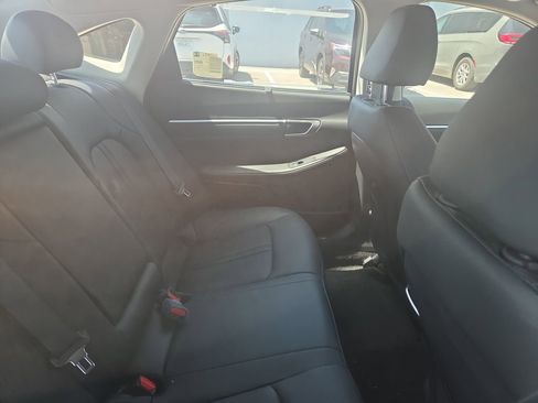 Certified 2025 Hyundai Sonata Limited FWD image 11
