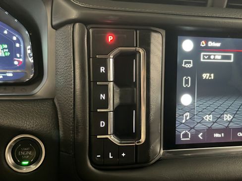 Used 2022 GMC Yukon XL Denali AWD/4WD image 18
