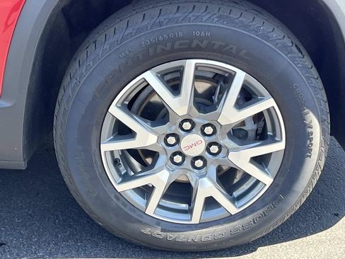 Certified 2023 GMC Acadia SLE w/ Driver Convenience Package image 10