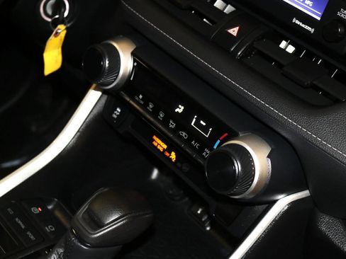 Used 2021 Toyota RAV4 LE image 52