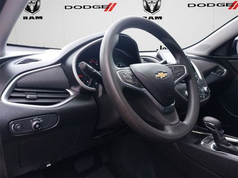 Used 2022 Chevrolet Malibu LT image 13