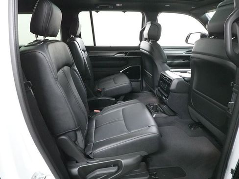 New 2026 Jeep Grand Wagoneer L Limited AWD/4WD image 31