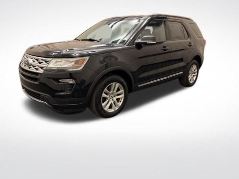 Used 2019 Ford Explorer XLT w/ Equipment Group 201A AWD/4WD image 1