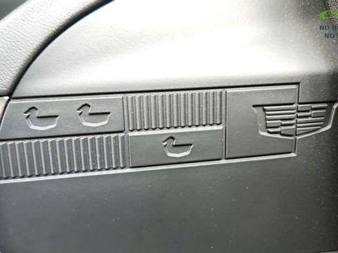 Used 2024 Cadillac Lyriq Tech RWD image 36