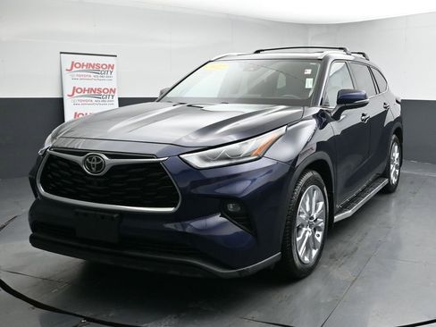 Used 2022 Toyota Highlander Limited image 4