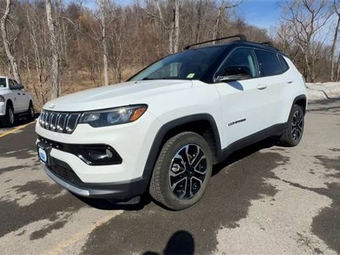 Used 2022 Jeep Compass Limited image 4