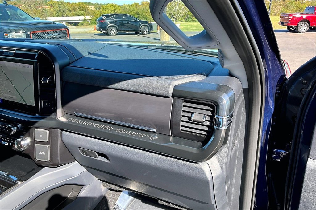 Used 2027 Ford F450 Lariat AWD/4WD image 28