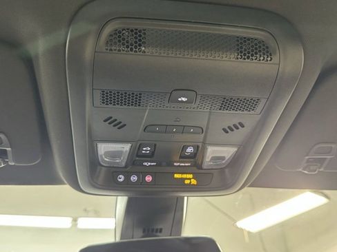 Used 2023 Cadillac XT6 Sport image 27