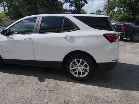 Used 2023 Chevrolet Equinox LS image 6